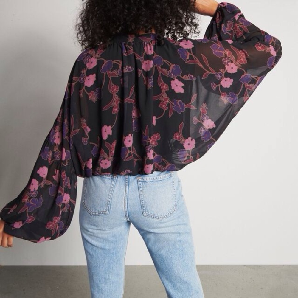 Dynamite Leni Floral Blouse with Buttons Size Small - Picture 6 of 12